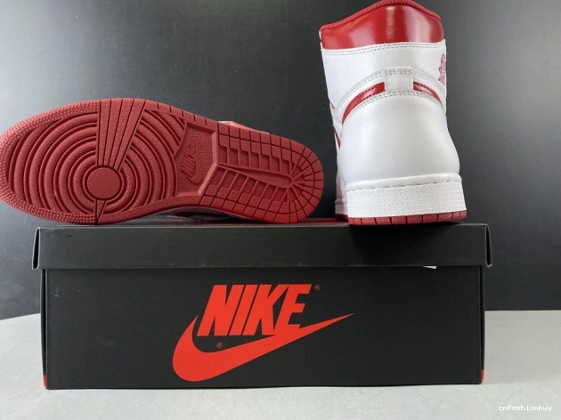 (2017) Retro 1 Red 555088-103 Jordan Air Metallic 0716